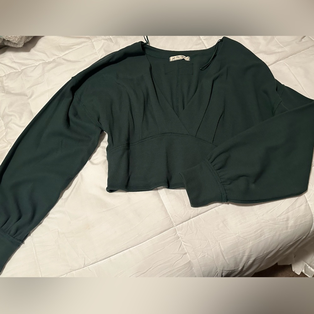 Nice comfy sweater plunge neck line size L